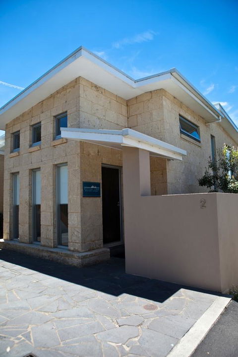 Battery Cove Beach Front Apartment - Stayed 12