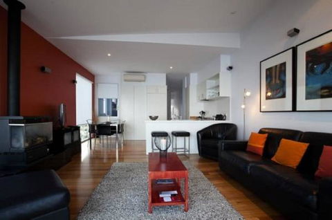 Battery Cove Beach Front Apartment - Stayed 8