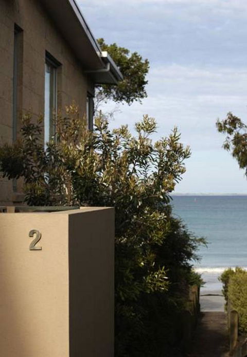 Battery Cove Beach Front Apartment - Stayed 17