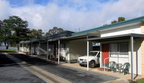 The Highlander Motel - 24HR Check In - Stayed 37