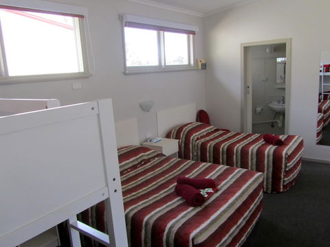 The Highlander Motel - 24HR Check In - Stayed 23
