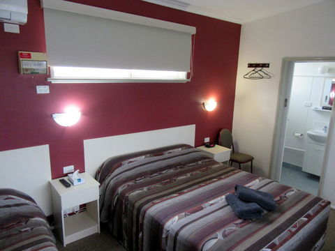 The Highlander Motel - 24HR Check In - Stayed 2