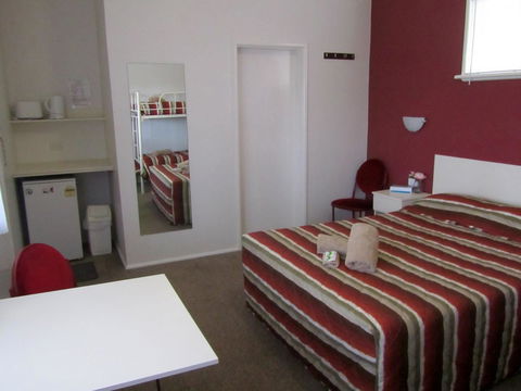 The Highlander Motel - 24HR Check In - Stayed 15