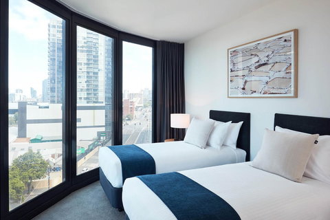 Shadow Play By Peppers - Stayed 9