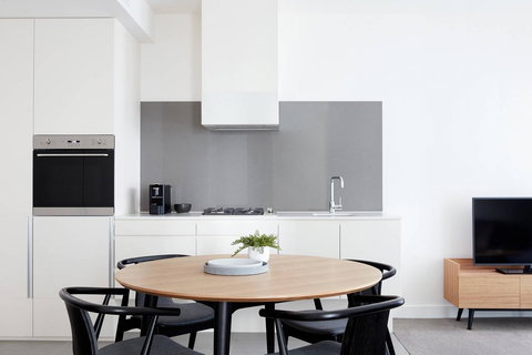 Shadow Play By Peppers - Stayed 7