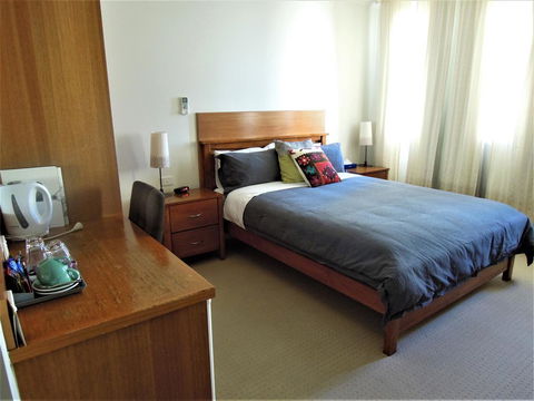 Plough Hotel - Stays Accommodation 4