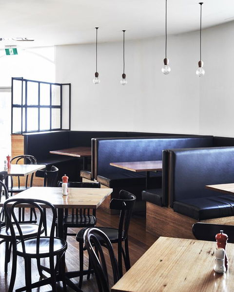 Plough Hotel - Stays Accommodation 13