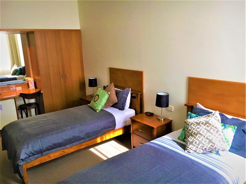 Plough Hotel - Stays Accommodation 8
