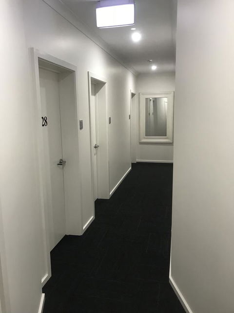 CROWN CENTRAL BUSINESS DISTRICT MOTEL - NO UNDER 18s - Stayed 22