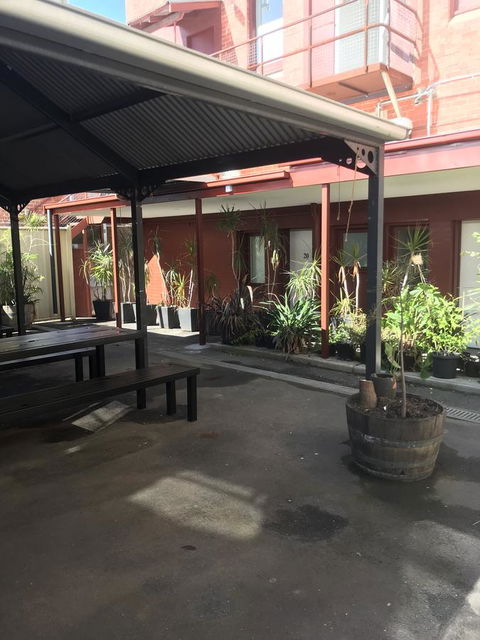 CROWN CENTRAL BUSINESS DISTRICT MOTEL - NO UNDER 18s - Stayed 20