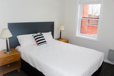 CROWN CENTRAL BUSINESS DISTRICT MOTEL - NO UNDER 18s - Stayed 41