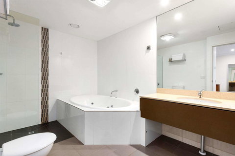 Quality Hotel Bayside Geelong - Stays Accommodation 21