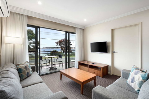 Quality Hotel Bayside Geelong - Stays Accommodation 1