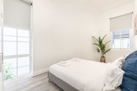 Unique 3 Bedroom Central CBD Townhouse - Stays Accommodation 12