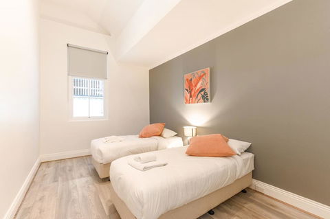 Unique 3 Bedroom Central CBD Townhouse - Stays Accommodation 11