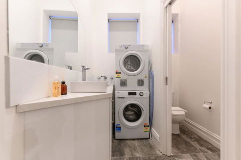 Unique 3 Bedroom Central CBD Townhouse - Stays Accommodation 15