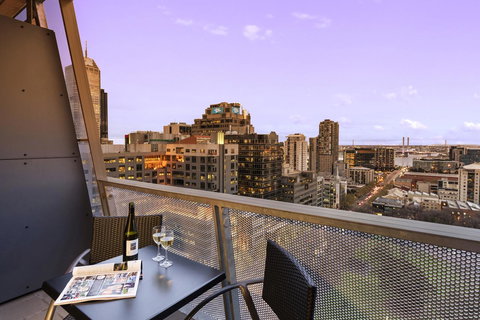 Apartments @ 350 William - Stays Accommodation 4