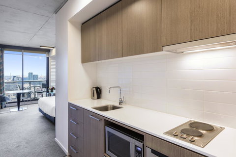 Apartments @ 350 William - Stays Accommodation 1