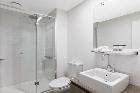 Apartments @ 350 William - Stays Accommodation 9