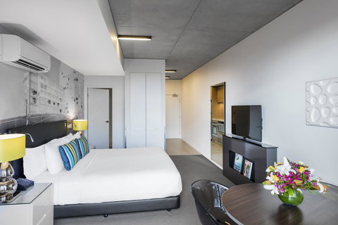 Apartments @ 350 William - Stays Accommodation 8