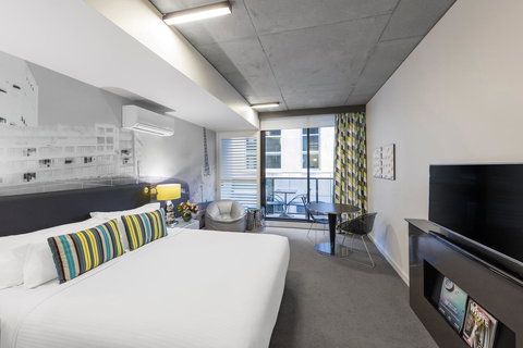 Apartments @ 350 William - Stays Accommodation 2