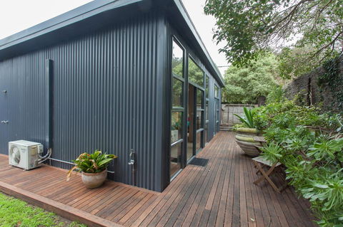 The Love Shack - Romantic Bungalow - Stays Accommodation 1