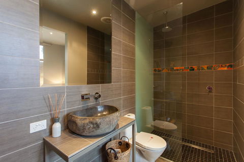 The Love Shack - Romantic Bungalow - Stays Accommodation 6