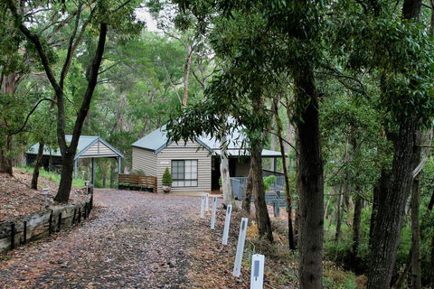 Tangenong Cottages - Stays Accommodation 16
