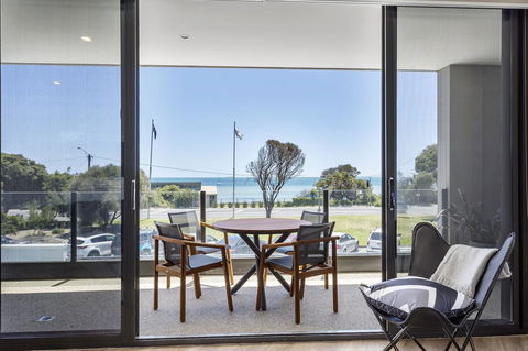Blairgowrie Apartment 1 - On The Beach - Stays Accommodation 0