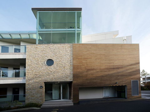 The Waves Apartments - Stayed 29