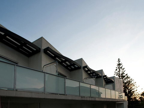 The Waves Apartments - Stayed 24
