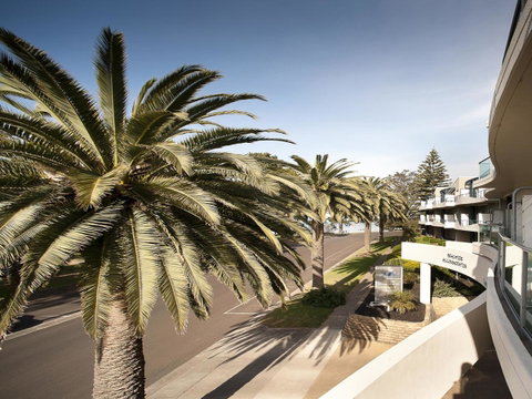 The Waves Apartments - Stayed 17