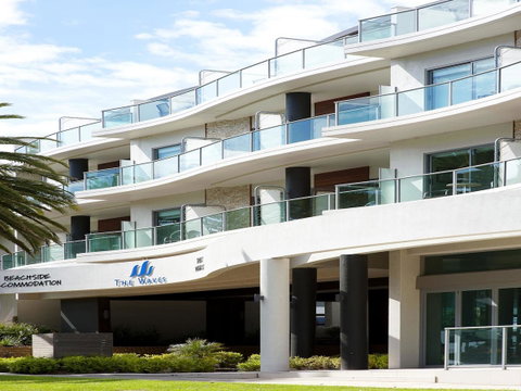 The Waves Apartments - Stayed 21