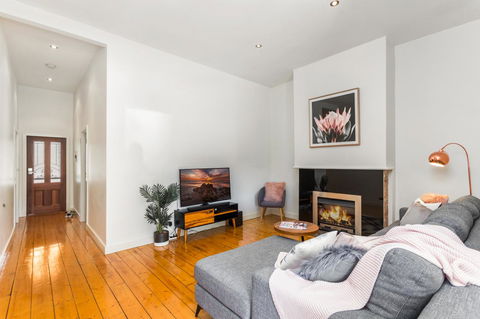 Central Bendigo Cottage, Walk To Everywhere!! - Stayed 9