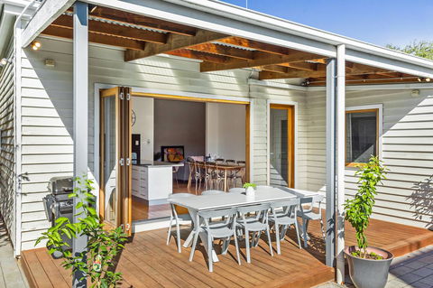 Central Bendigo Cottage, Walk To Everywhere!! - Stayed 2