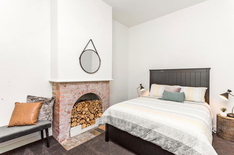 Central Bendigo Cottage, Walk To Everywhere!! - Stayed 5