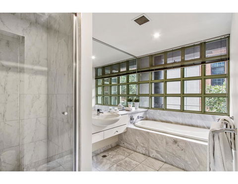 Sophisticated Modern 3 Bed Home In Foodie Paradise - Stayed 4