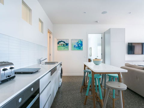 Lansdowne Villa - With Swimming Pool - Stays Accommodation 6