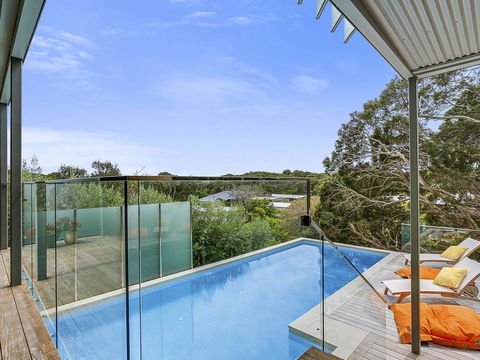 Lansdowne Villa - With Swimming Pool - Stays Accommodation 0