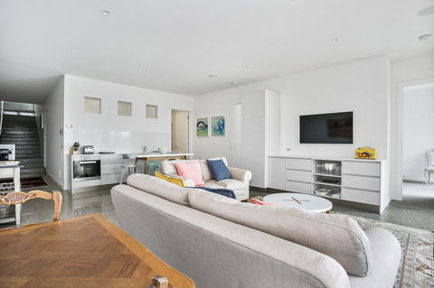 Lansdowne Villa - With Swimming Pool - Stays Accommodation 2