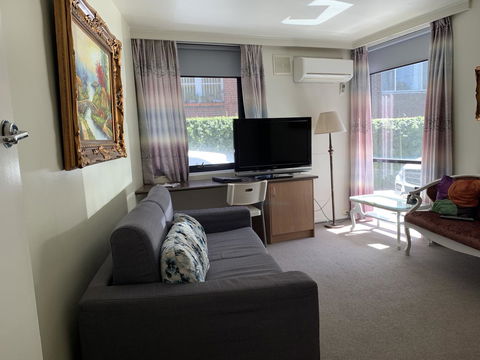 Albert Heights Serviced Apartments - Stayed 10