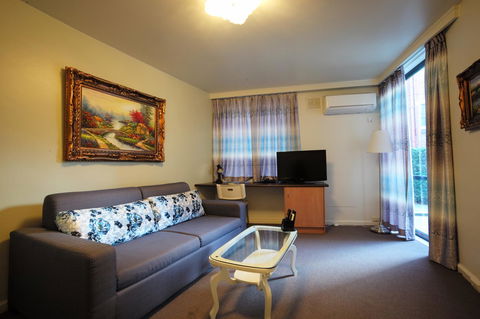 Albert Heights Serviced Apartments - Stayed 11