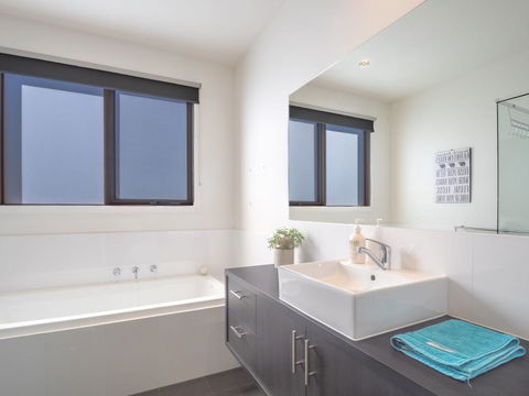 Blairgowrie Moonah Beach House: Walk To Beach - Stays Accommodation 15