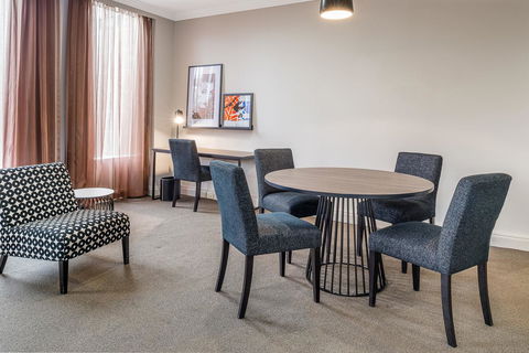 Mantra On Little Bourke - Stayed 23