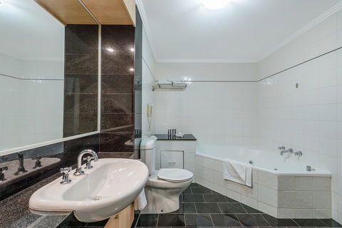 Mantra On Little Bourke - Stayed 25