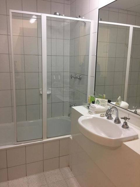 Eltham Gateway Hotel & Conference Centre - Stays Accommodation 24