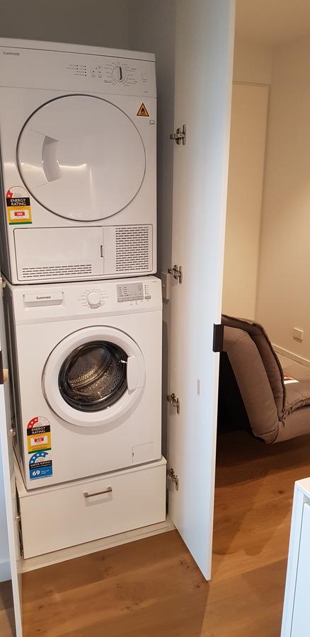 Ivanhoe Apartments - Stayed 6