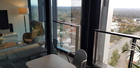 Ivanhoe Apartments - Stayed 12