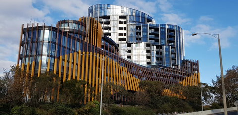 Ivanhoe Apartments - Stayed 13