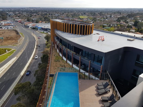 Ivanhoe Apartments - Stayed 18